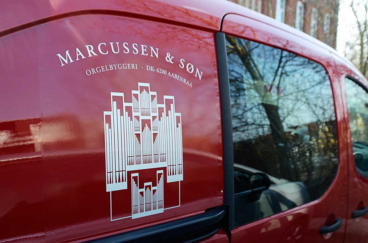 Marcussen_logo_auto-600×397@2x
