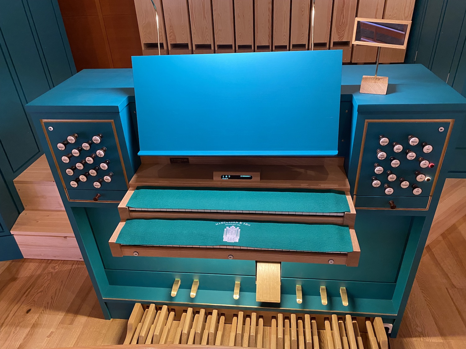 Hoyvíkar Kirke -M&S Orgel-Spillebord